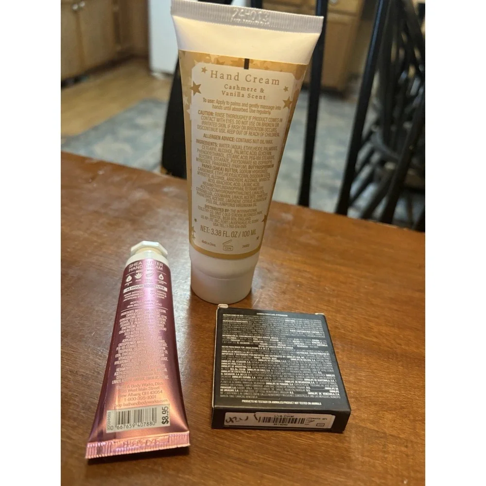 Beauty Gift Bundle Hand Cream Cashmere Vanilla and Eyeshadow New Lot